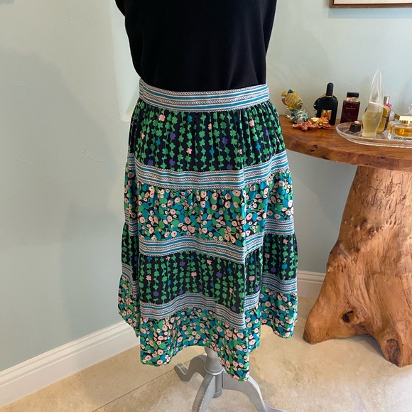 Marc Jacobs Dresses & Skirts - Marc Jacobs Floral Tiered Midi Skirt in Green with Pink Accents